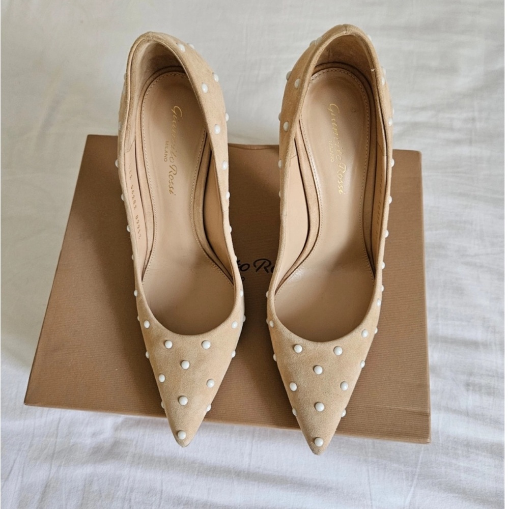 Gianvito Rossi pumps, size 6